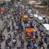 Les nouvelles autorités provisoires ont décrété une journée de deuil "en l'honneur de ceux qui ont perdu la vie pendant les manifestations". KEYSTONE/EPA/NARENDRA SHRESTHA
